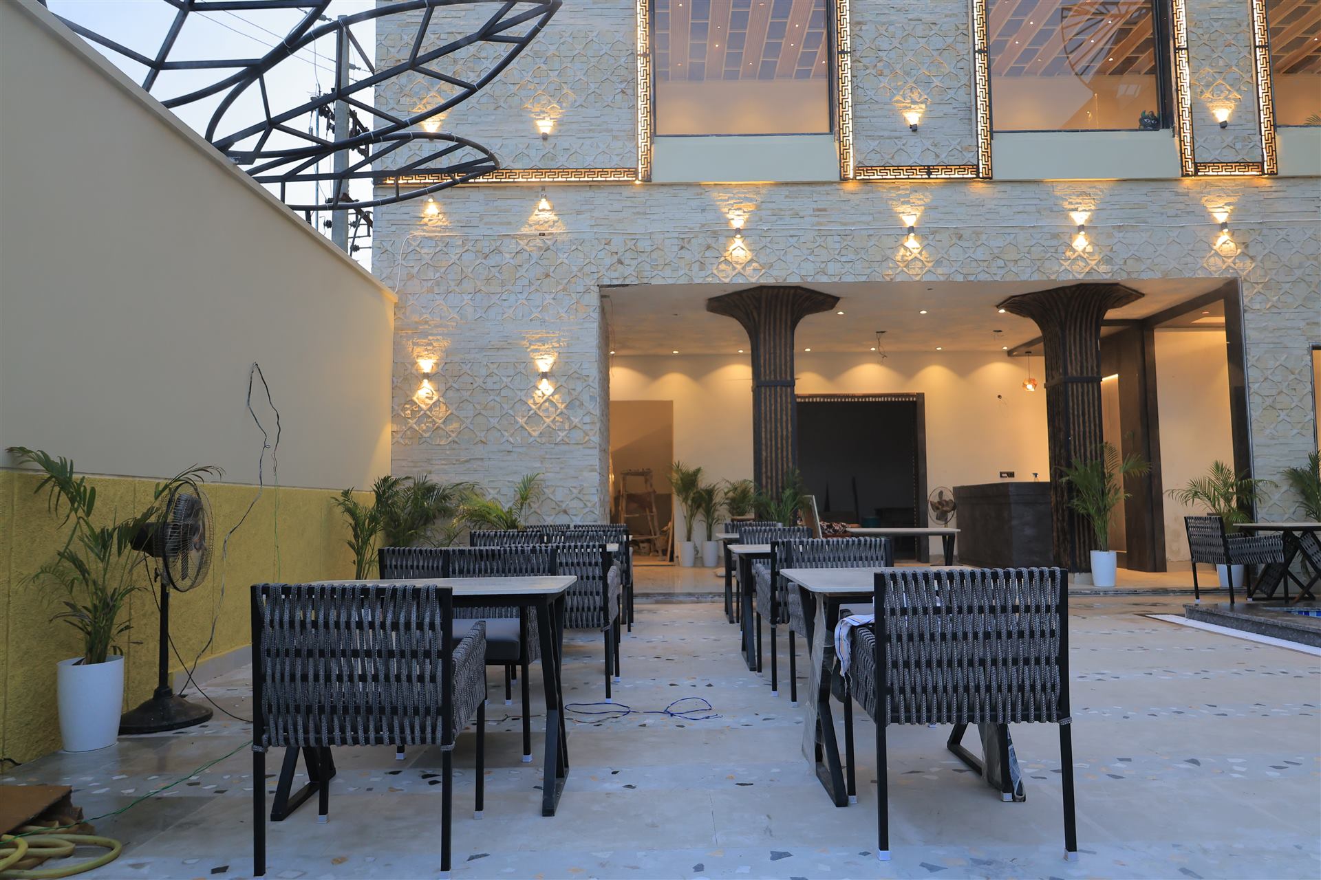 Rooftop al fresco dining courtyard