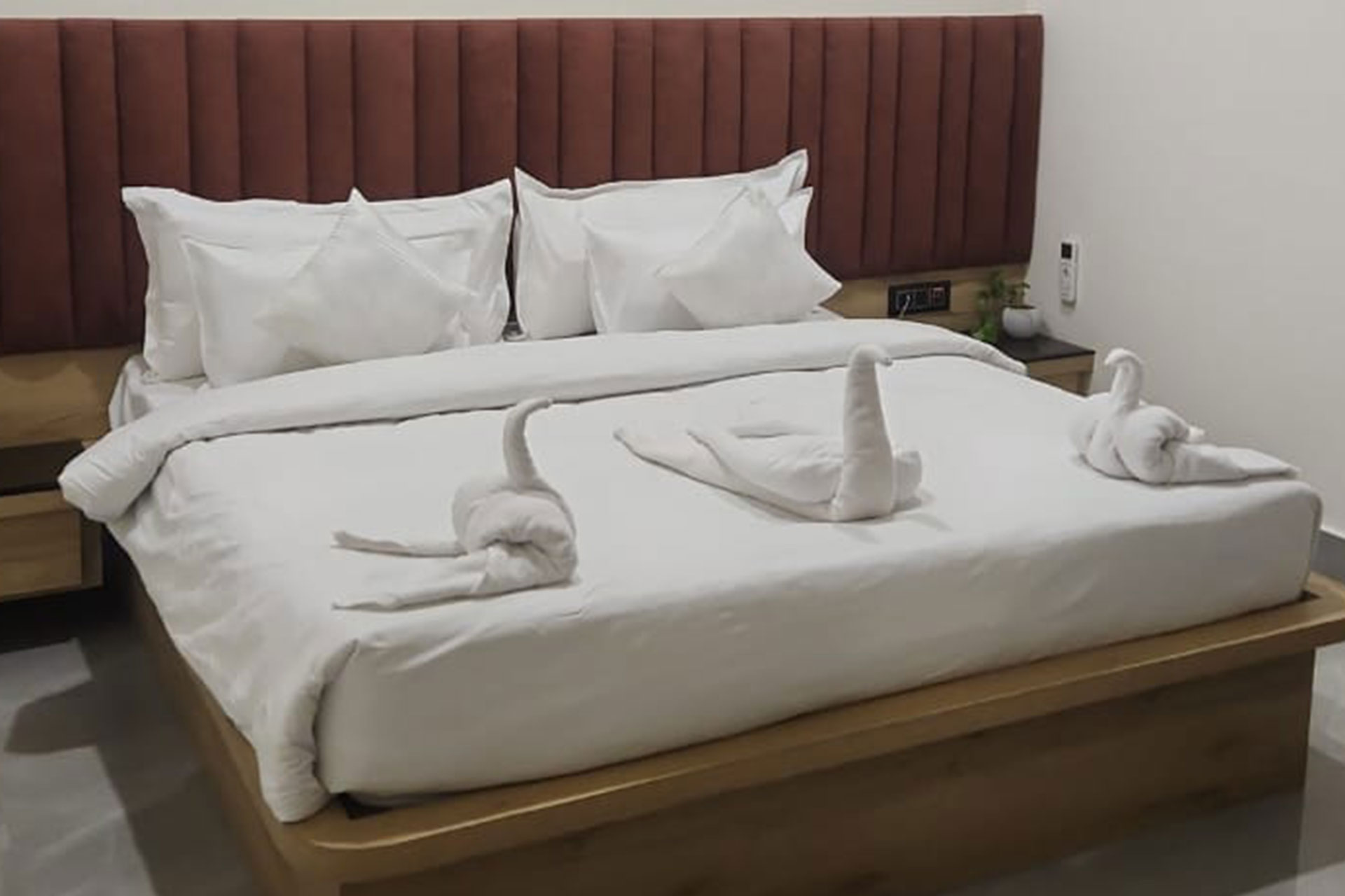 Standard Room thumbnail 3