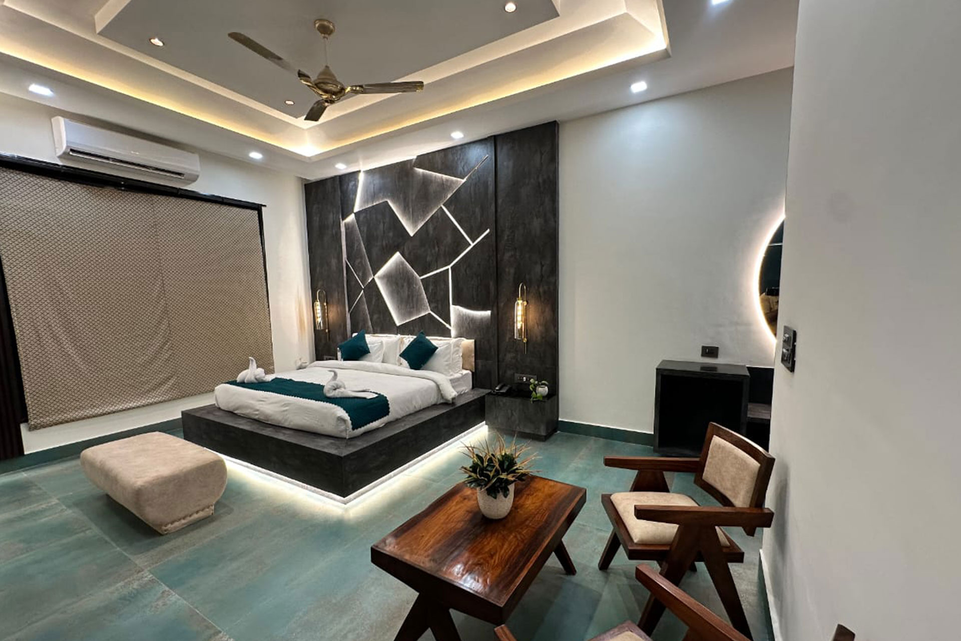 Solstice room interior